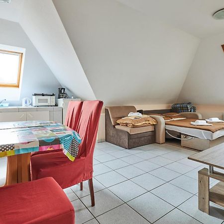 Ada Apartmanhaz Hajdúszoboszló Buitenkant foto