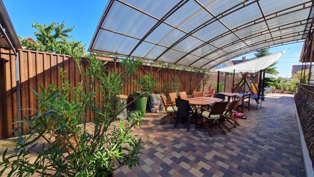 Ada Apartmanhaz Hajdúszoboszló Buitenkant foto