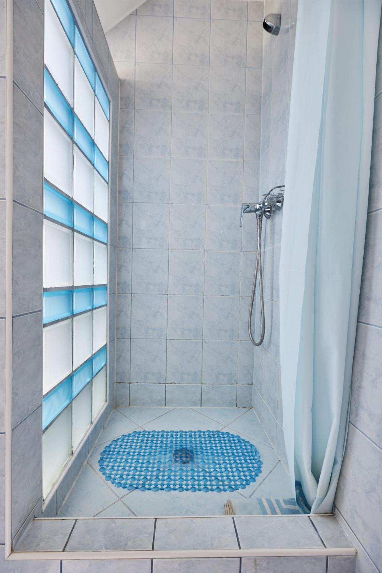 Ada Apartmanhaz Hajdúszoboszló Buitenkant foto
