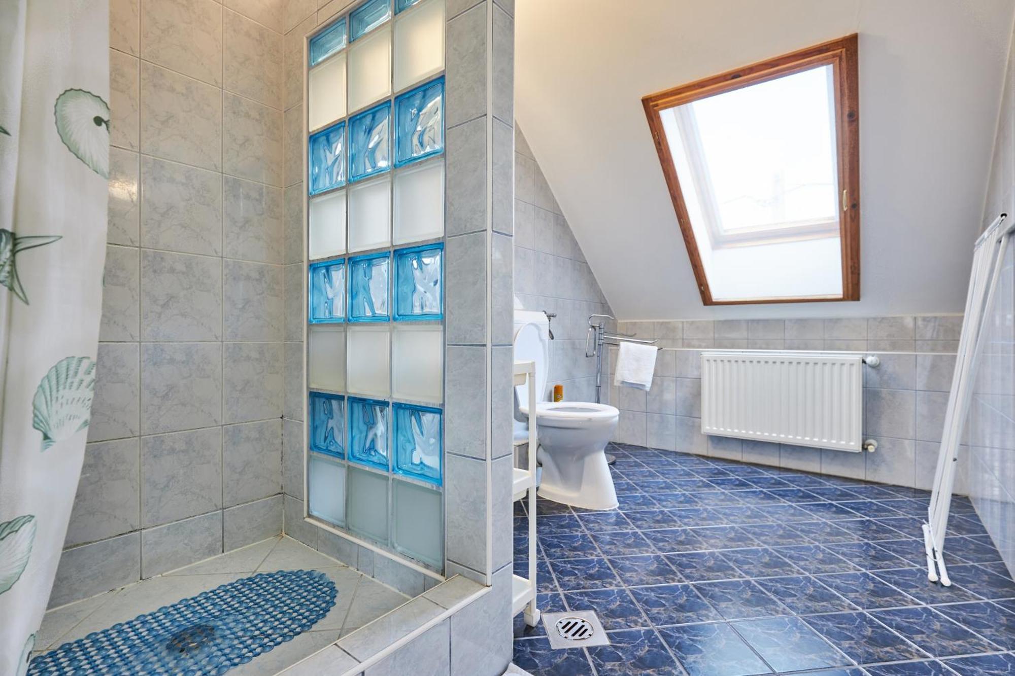 Ada Apartmanhaz Hajdúszoboszló Buitenkant foto