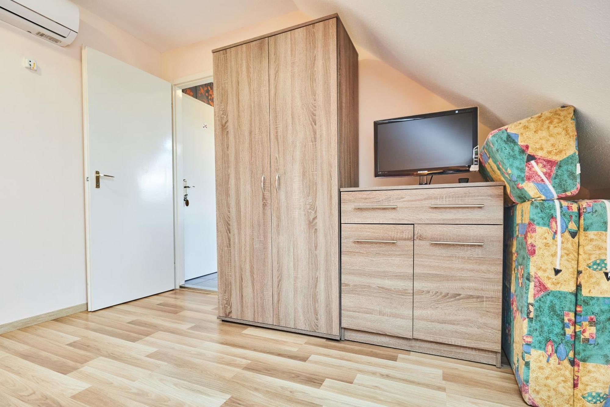 Ada Apartmanhaz Hajdúszoboszló Buitenkant foto